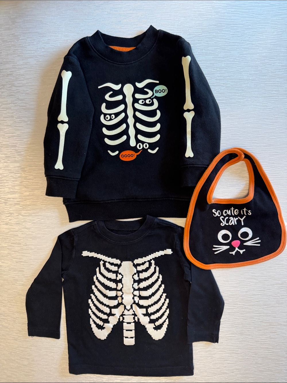 Cat & Jack Black and Orange Kids Skeleton Sweatshirt with Bib OshKosh T shirt